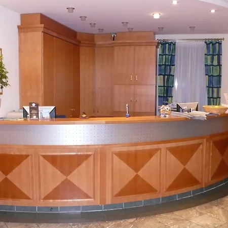 Отель Neuwirt 4*