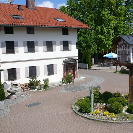Neuwirt Отель 4*