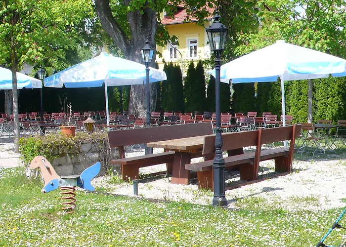 Szálloda Neuwirt Sauerlach