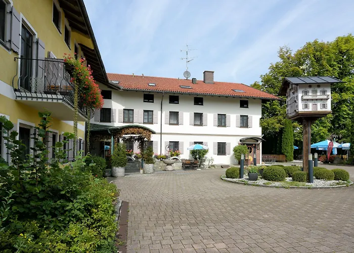 Szálloda Neuwirt Sauerlach