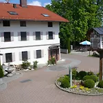 Neuwirt Hotel 3*