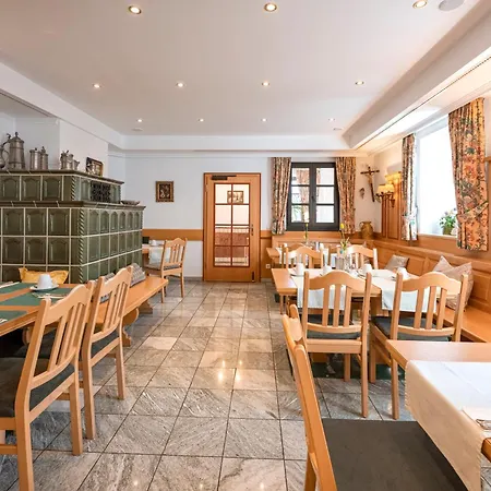Neuwirt Hotel